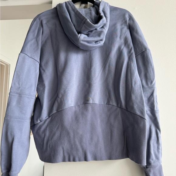 Two Alo sweatshirts (one green and one purple) barely worn and very comfortable - Picture 3 of 4